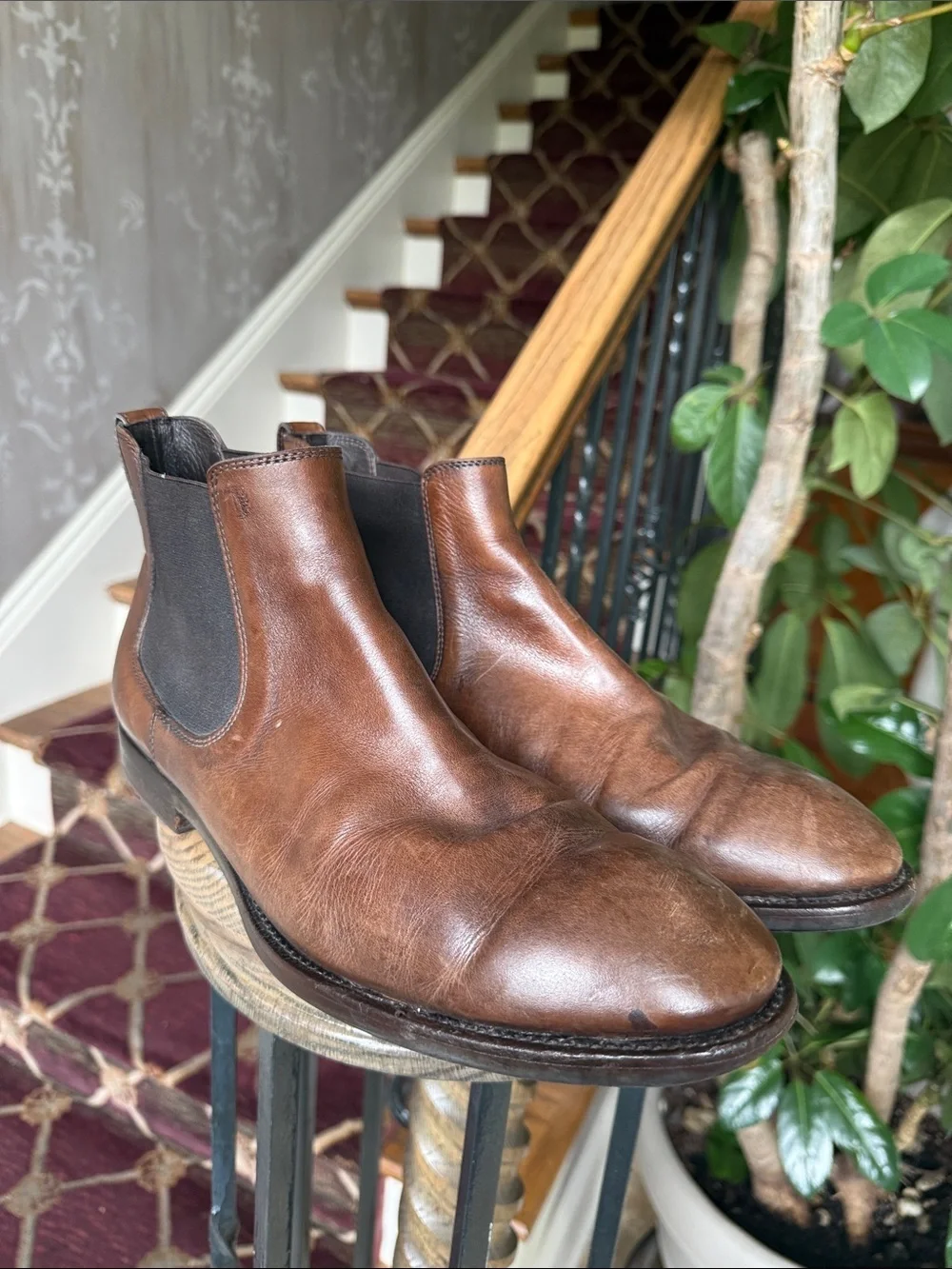 TOD’S BEATLES BROWN CHELSEA boot made in Italy very good condition size 9